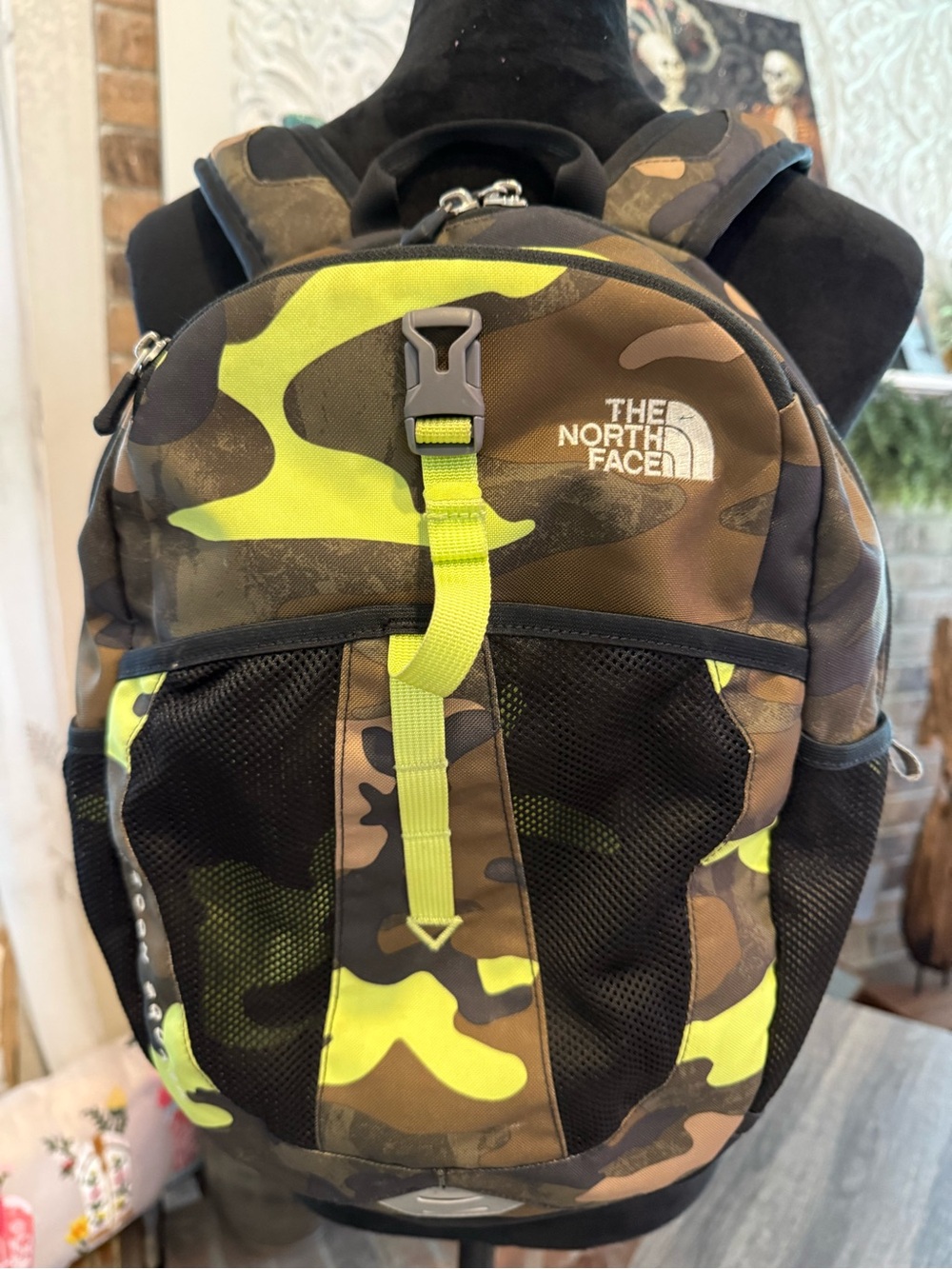 The North Face Youth Recon Squash Backpack Green Camo 17L Kids School Hiking